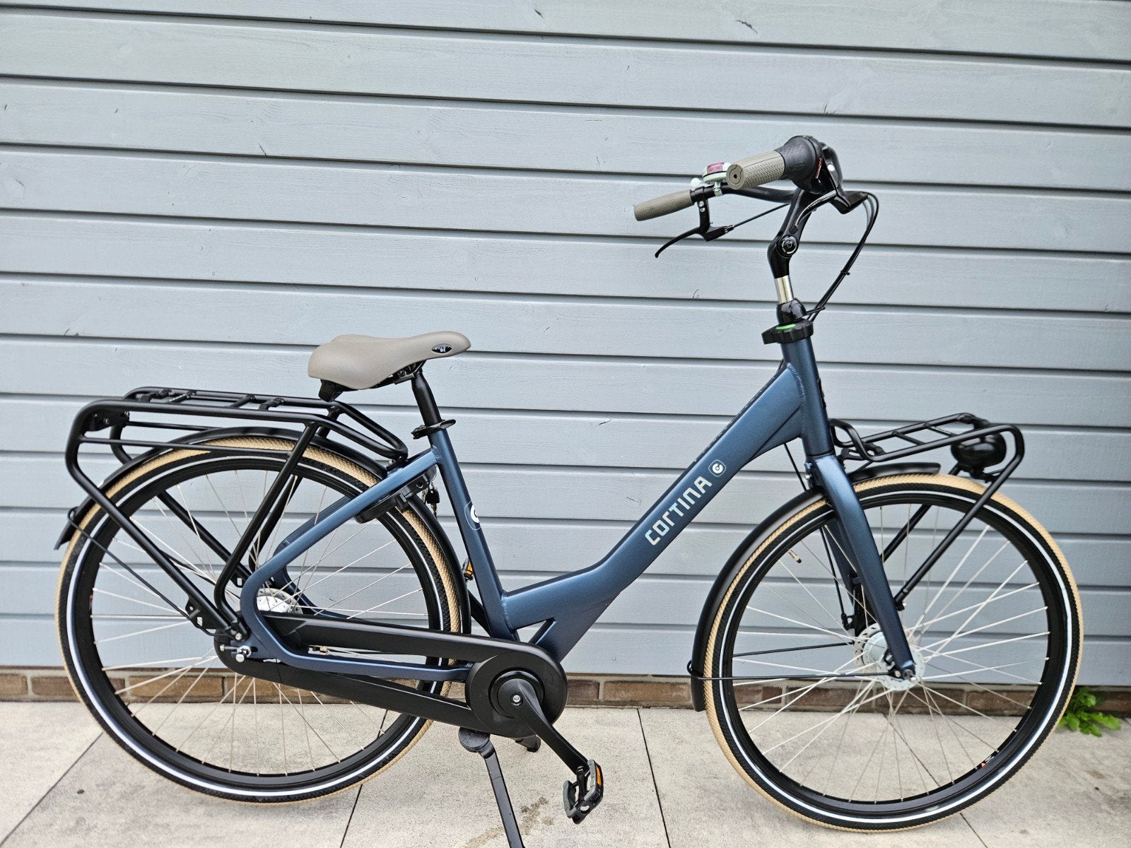 Cortina Common Family in absolute nieuwstaat, Velgrem, Versnellingen, Zo goed als nieuw, 50 tot 53 cm