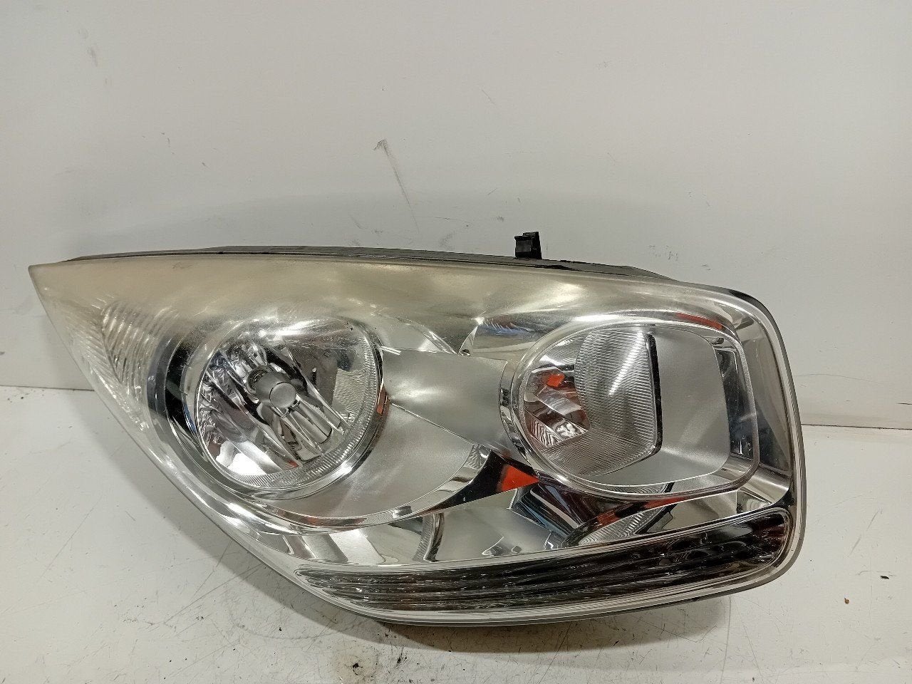 Koplamp rechts Kia Venga, Onderdelen@venauto.nl, Van der Ven Autorecycling B.V., Ettenseweg 76, 4706 PB Roosendaal, The Netherlands