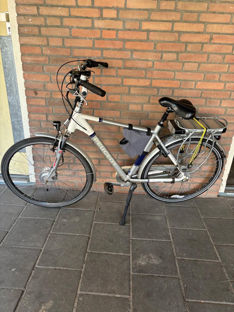 Peugeot elektrische fiets met vering en accessoires, Ophalen, Gebruikt, Overige merken