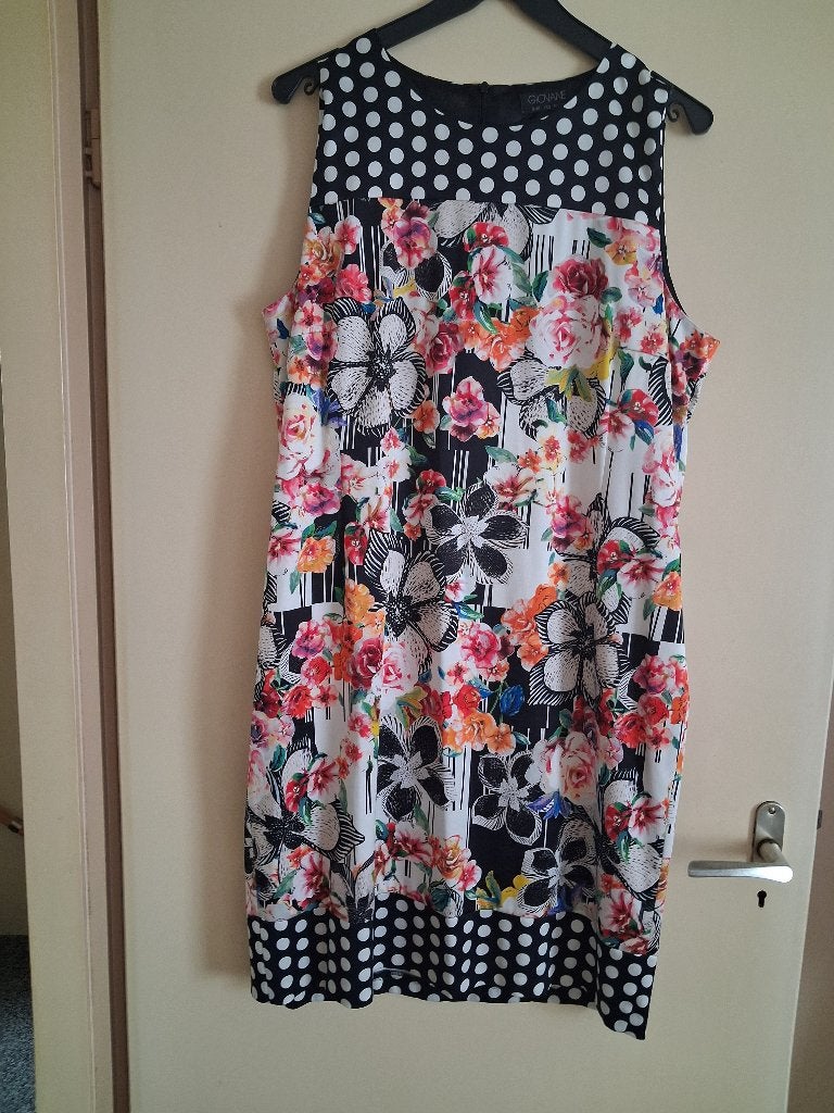 Zomerse bloemenjurk met stippenpatroon Merk Giovane Maat 44, Kleding | Dames, Meerkleurig, Maat 42/44 (L), Ophalen of Verzenden