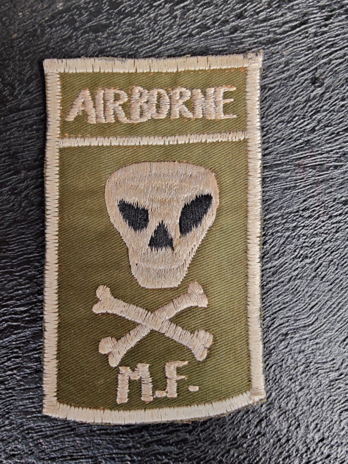 Vietnam War 5th Special Forces Green Beret MACV SOG CIA Mike, Verzamelen, Ophalen of Verzenden, Amerika, Embleem of Badge