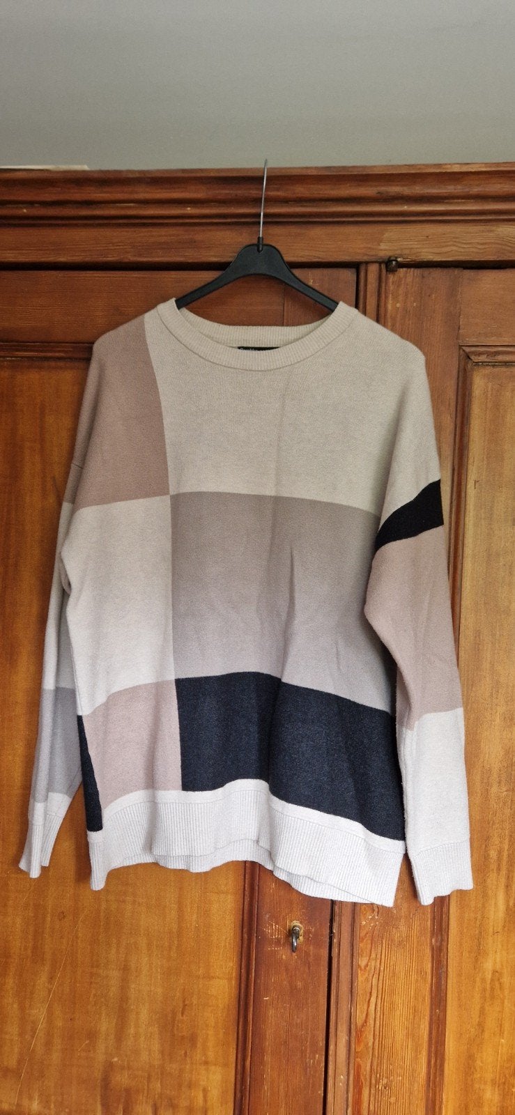 Bershka trui met kleurblokken - Maat M, Ophalen of Verzenden, Zo goed als nieuw, Beige