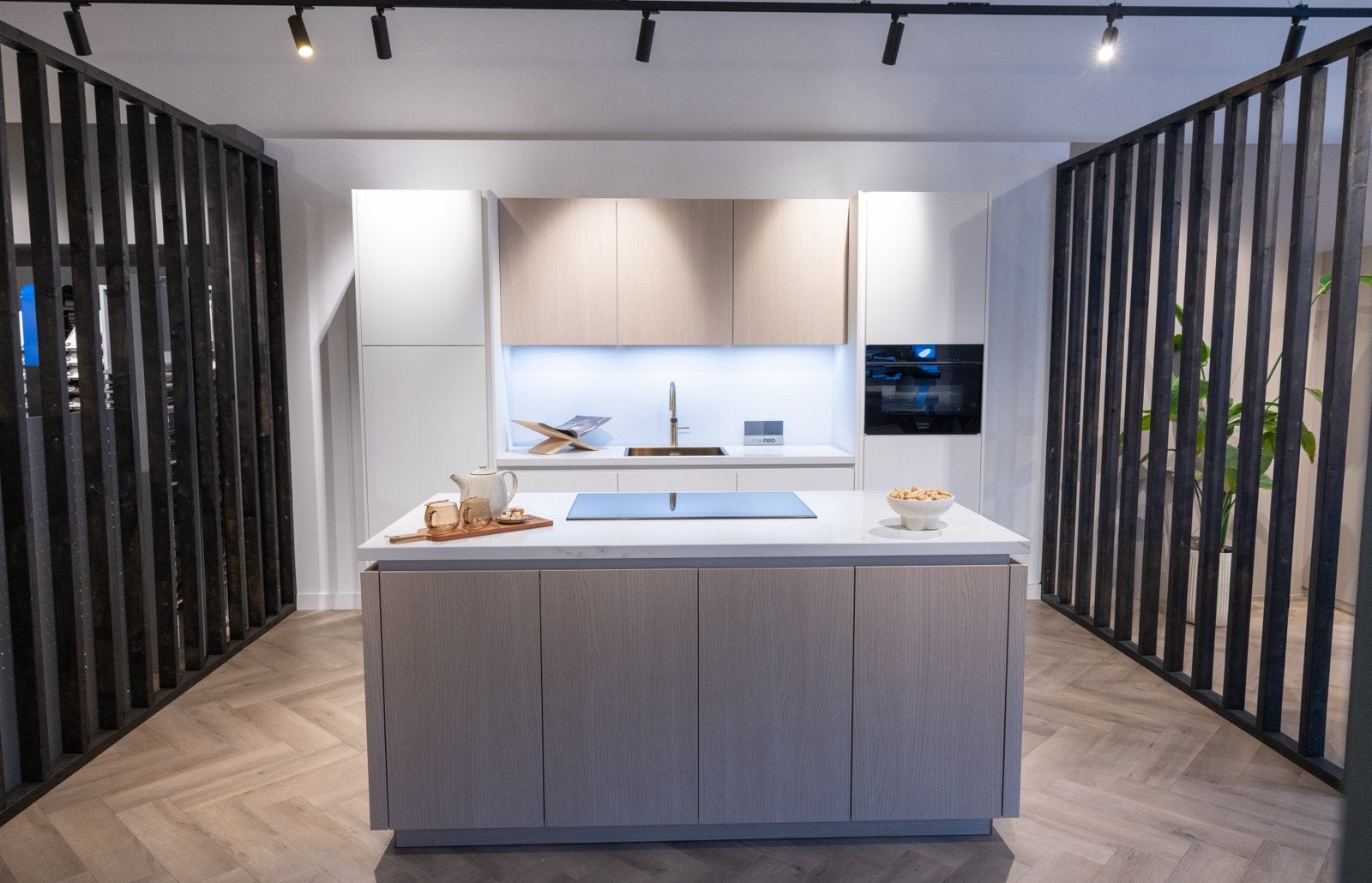 Nolte Neo showroomkeuken, Ophalen, Wit, Nieuw, Dubbelwandige keuken