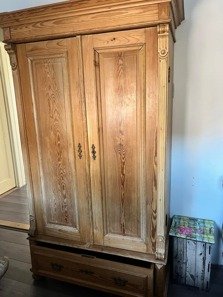 Geloogd grenen vintage kast begin 19e eeuw destijds €1500, Ophalen