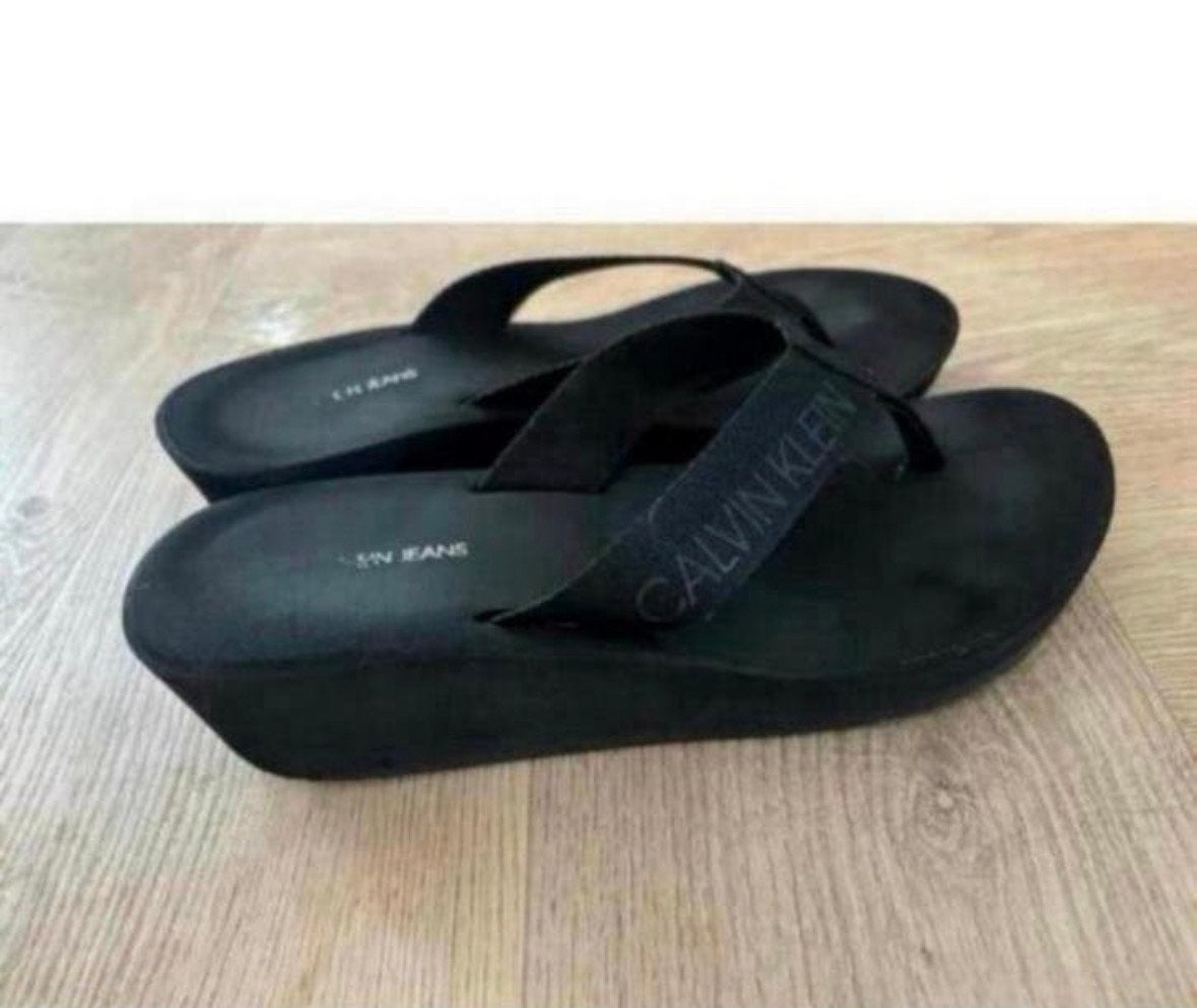 Calvin Klein Sleehak Sandalen Slippers Maat 37 Zwart, Ophalen of Verzenden, Gedragen, Zwart, Slippers