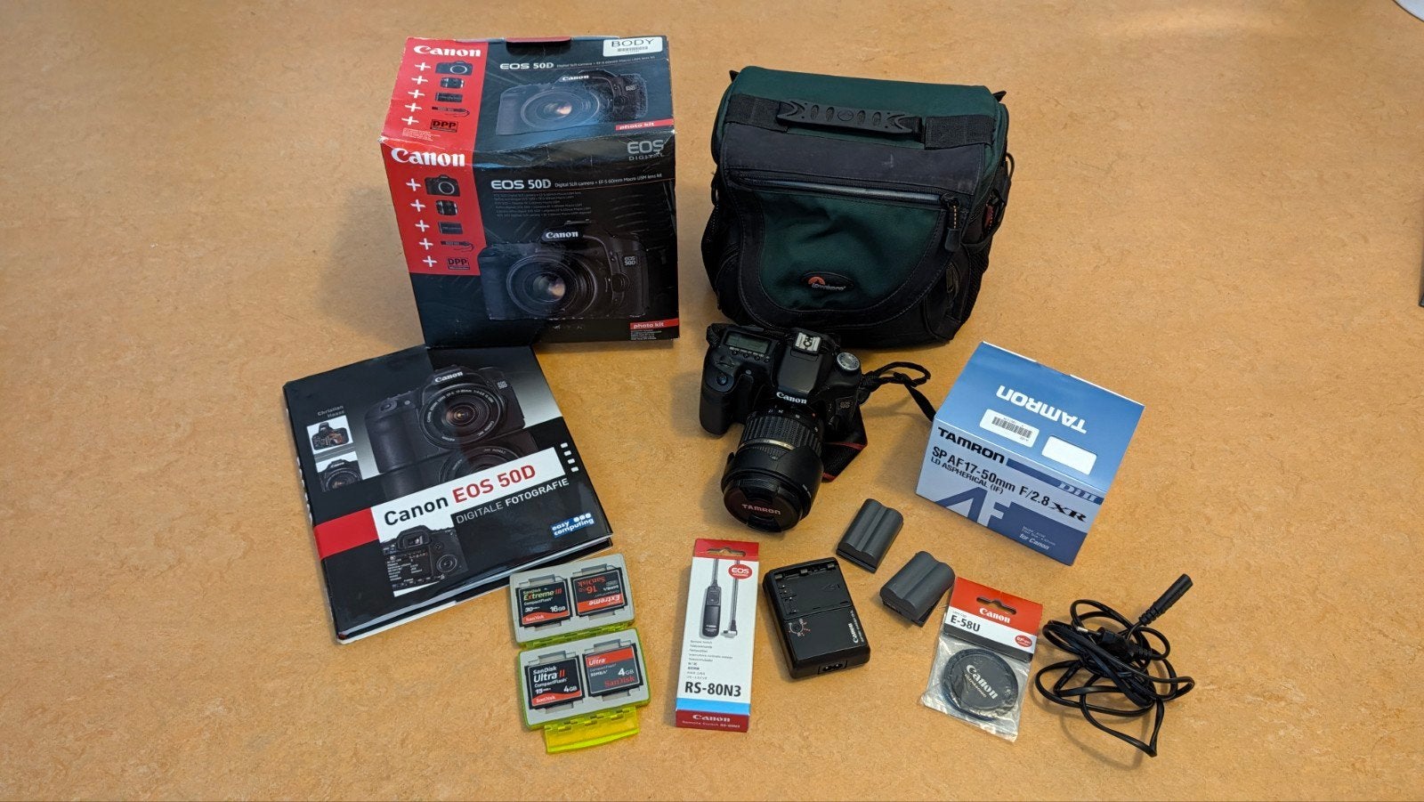 Complete set: Canon 50D + Tamron 17-50mm f/2.8 + accessoires, Gebruikt, Spiegelreflex, Canon, Cameratas