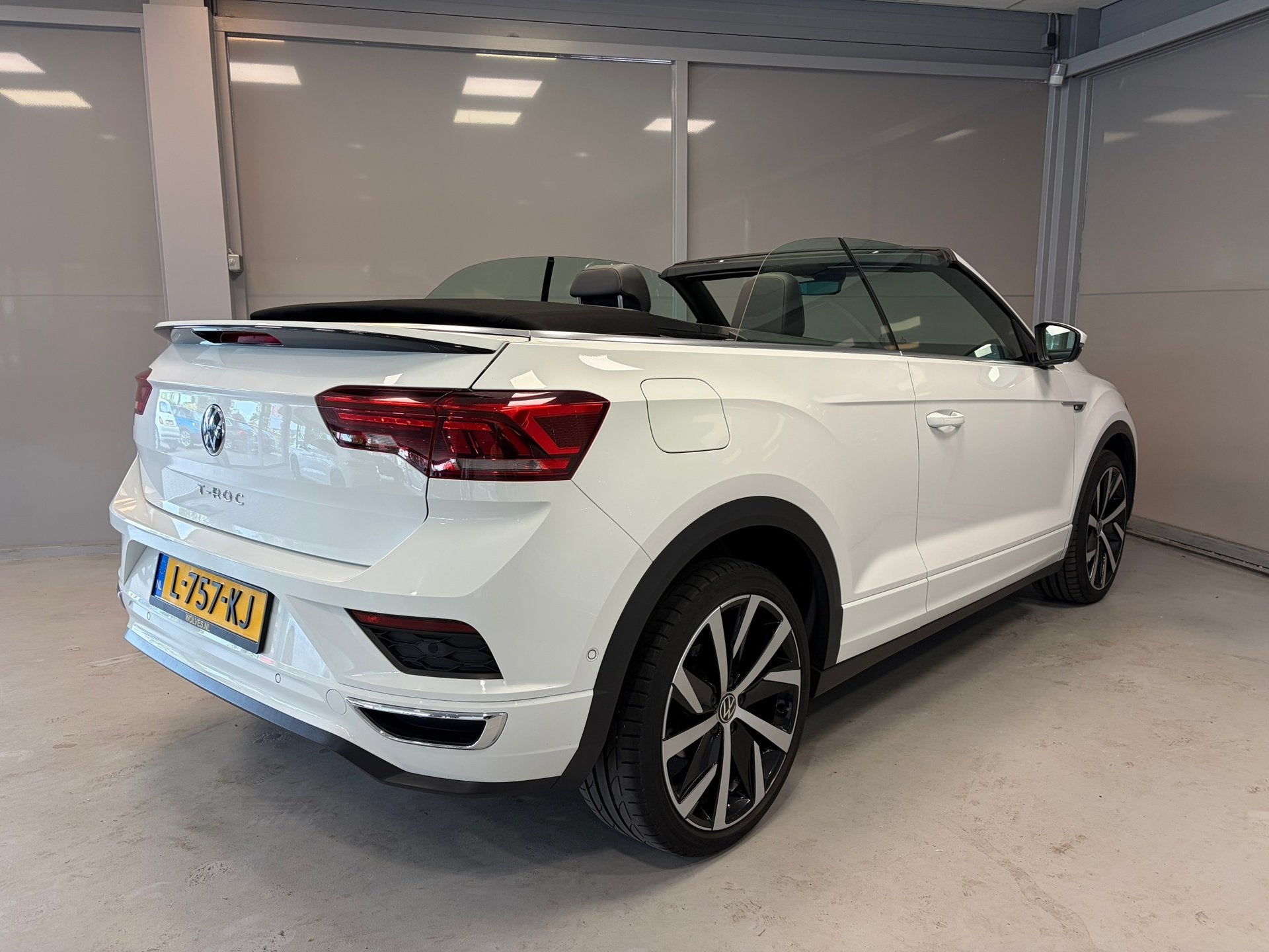 Volkswagen T-Roc Cabrio R-Line 1.5TSi DSG | Navigatie | Came, 15 km/l, Euro 6, 4 cilinders, Wit