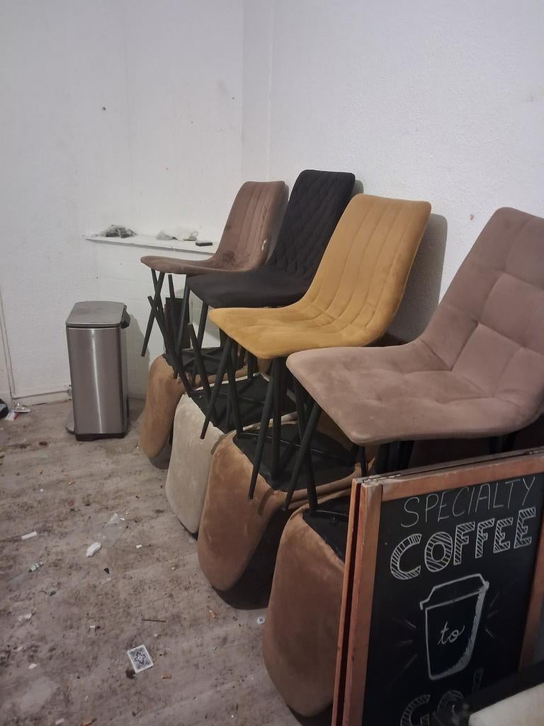 Partij stoelen. 12 stoelen in totaal., Ophalen, Vijf, Zes of meer stoelen