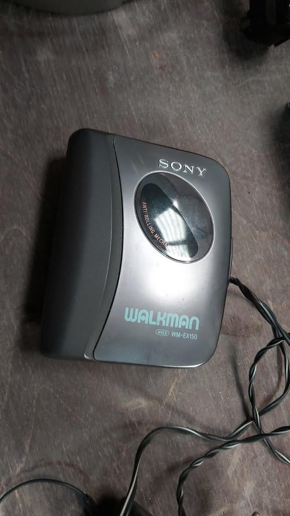 Sony walkman werkend uit 1995 met oortjes en stroom adapter, Ophalen of Verzenden, Walkman