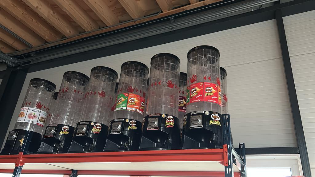 Pringles automaat - Rood/Zwart - Mancave/Werk, Verzamelen, Automaten | Overige, Ophalen, Zo goed als nieuw, Nb, Nb