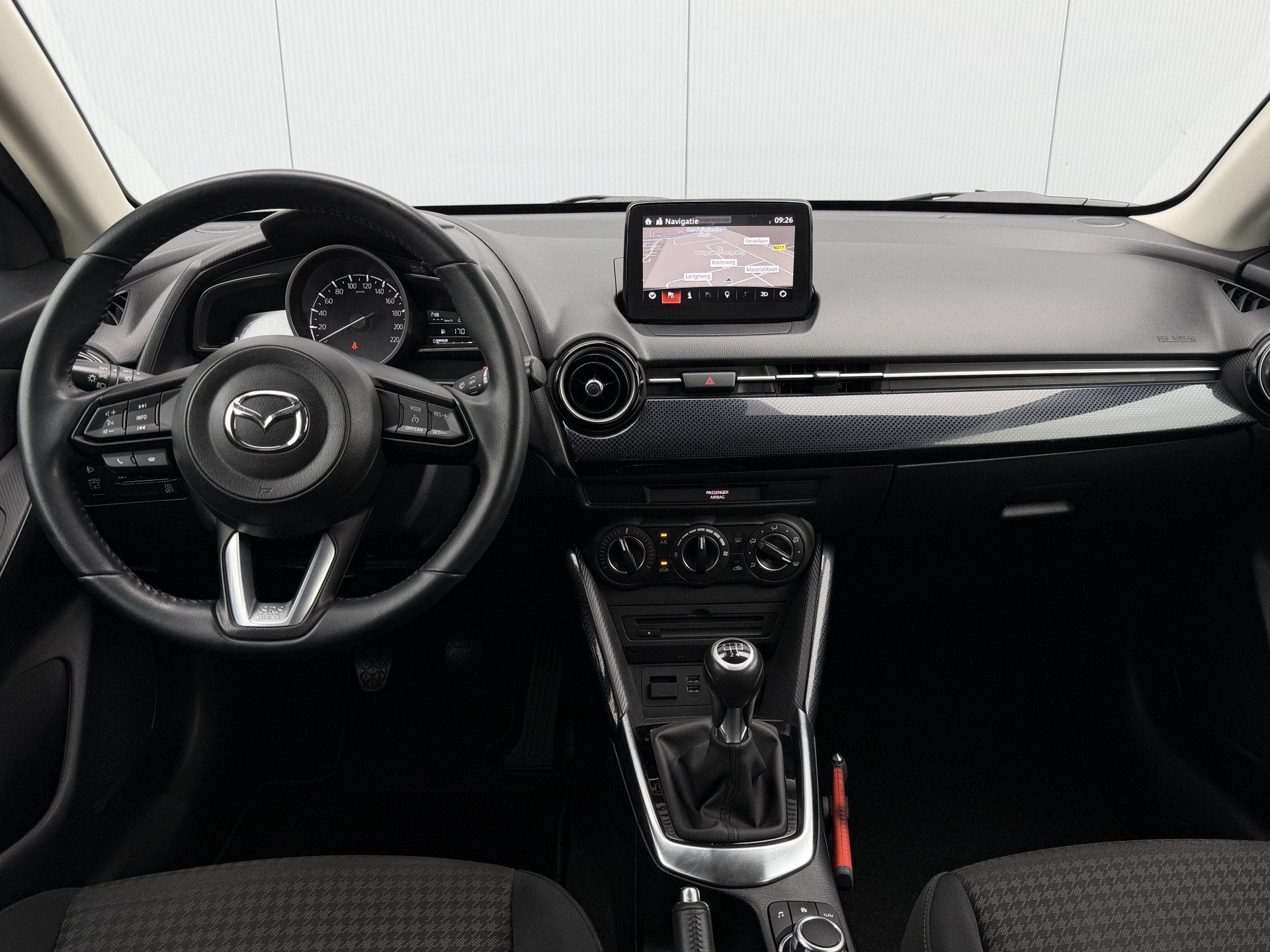 Mazda 2 1.5 Skyactiv-G Sport Selected Camera/Navi/16 inch., Voorwielaandrijving, Stof, Euro 6, Start-stop-systeem