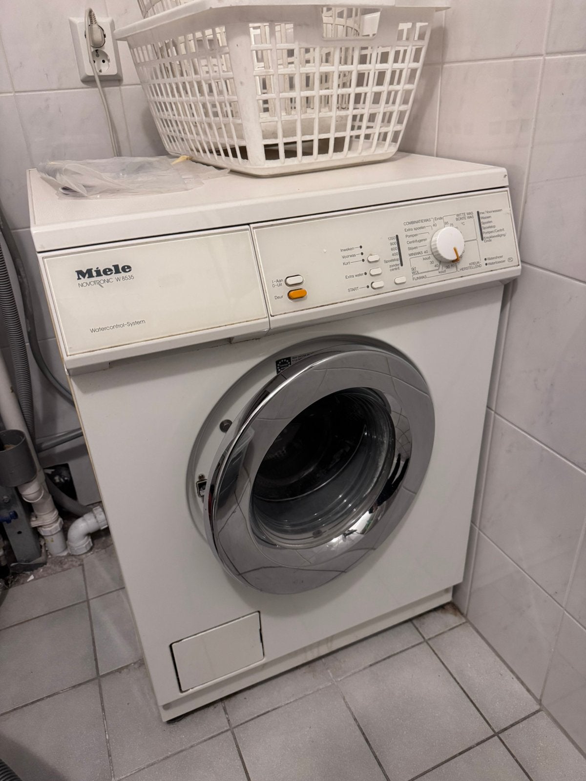 Miele wasmachine, Ophalen, 1200 tot 1600 toeren, Gebruikt, Voorlader