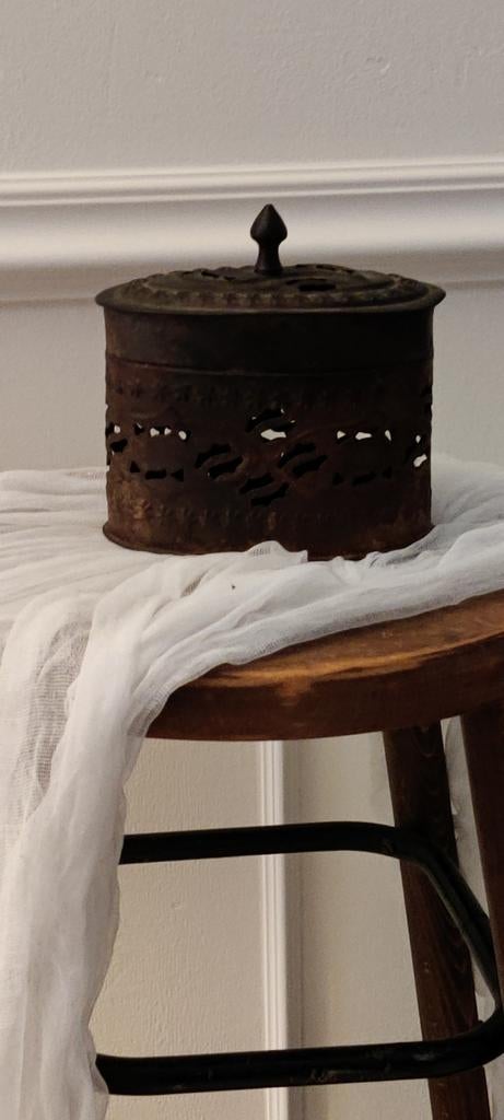 Antieke metalen doos/potpourribox - decoratief., Antiek en Kunst, Curiosa en Brocante, Verzenden