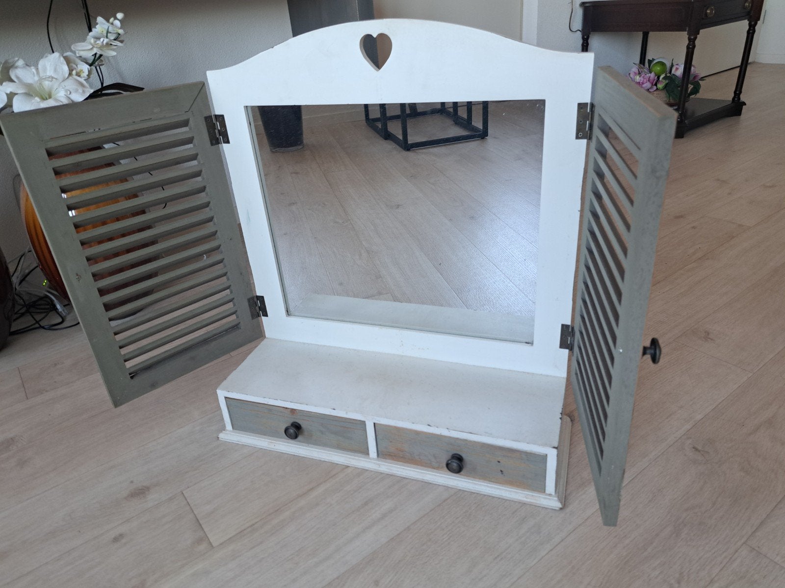 Decoratieve spiegel met luiken en lades, Huis en Inrichting, Woonaccessoires | Spiegels, Ophalen, Rechthoekig, Minder dan 50 cm