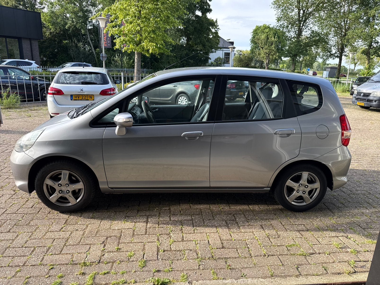 Honda Jazz 1.4 I  5 deurs lekker koude Airco, Auto's, Honda, Voorwielaandrijving, 83 pk, 40 €/maand, 4 cilinders