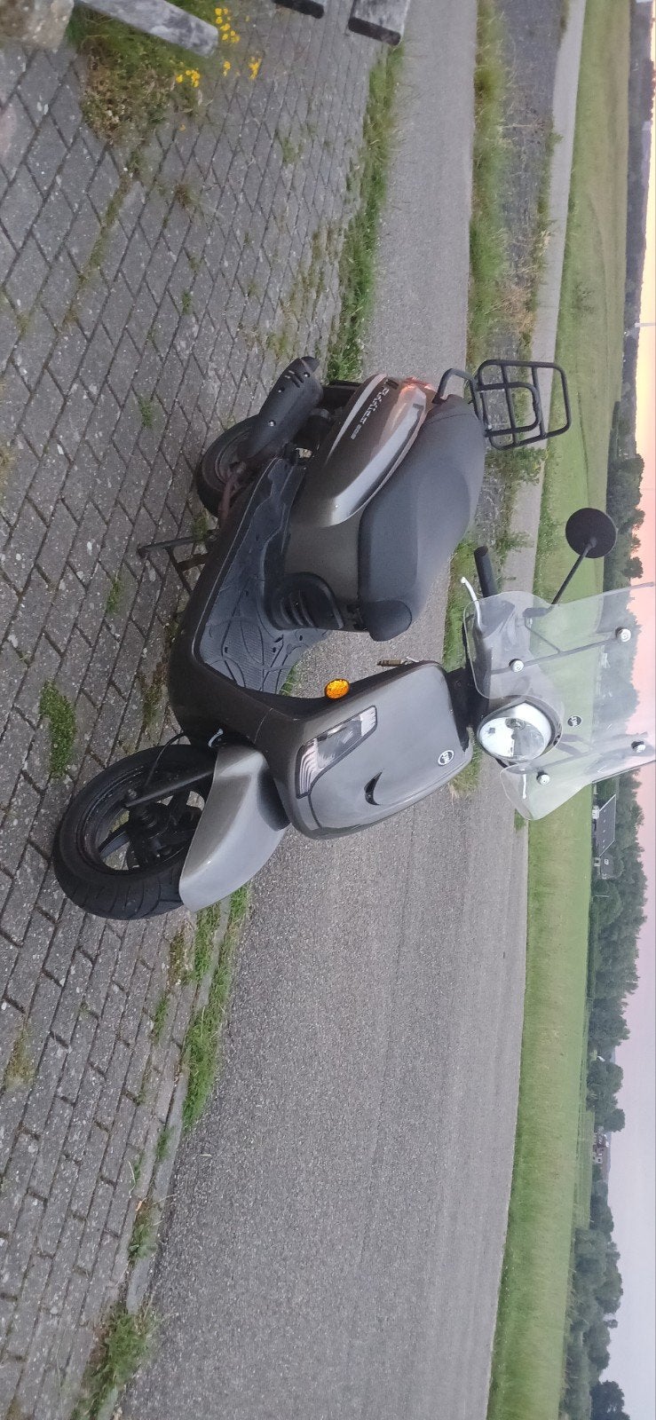Goed onderhouden scooter met nieuwe banden, Ophalen, Gebruikt, Overige modellen, Maximaal 45 km/u