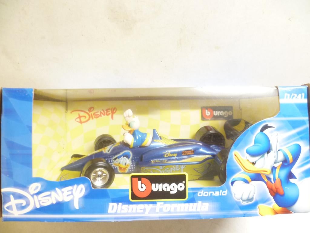 Bburago 2903 Italy Disney Formula Donald Duck 1:24 modelauto, Ophalen of Verzenden, Donald Duck, Nieuw, Overige typen
