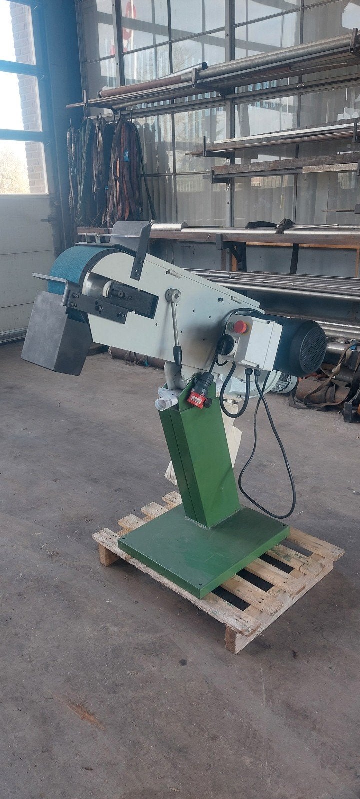 Nieuwe UWM 150x2000 bandschuurmachine, Ophalen