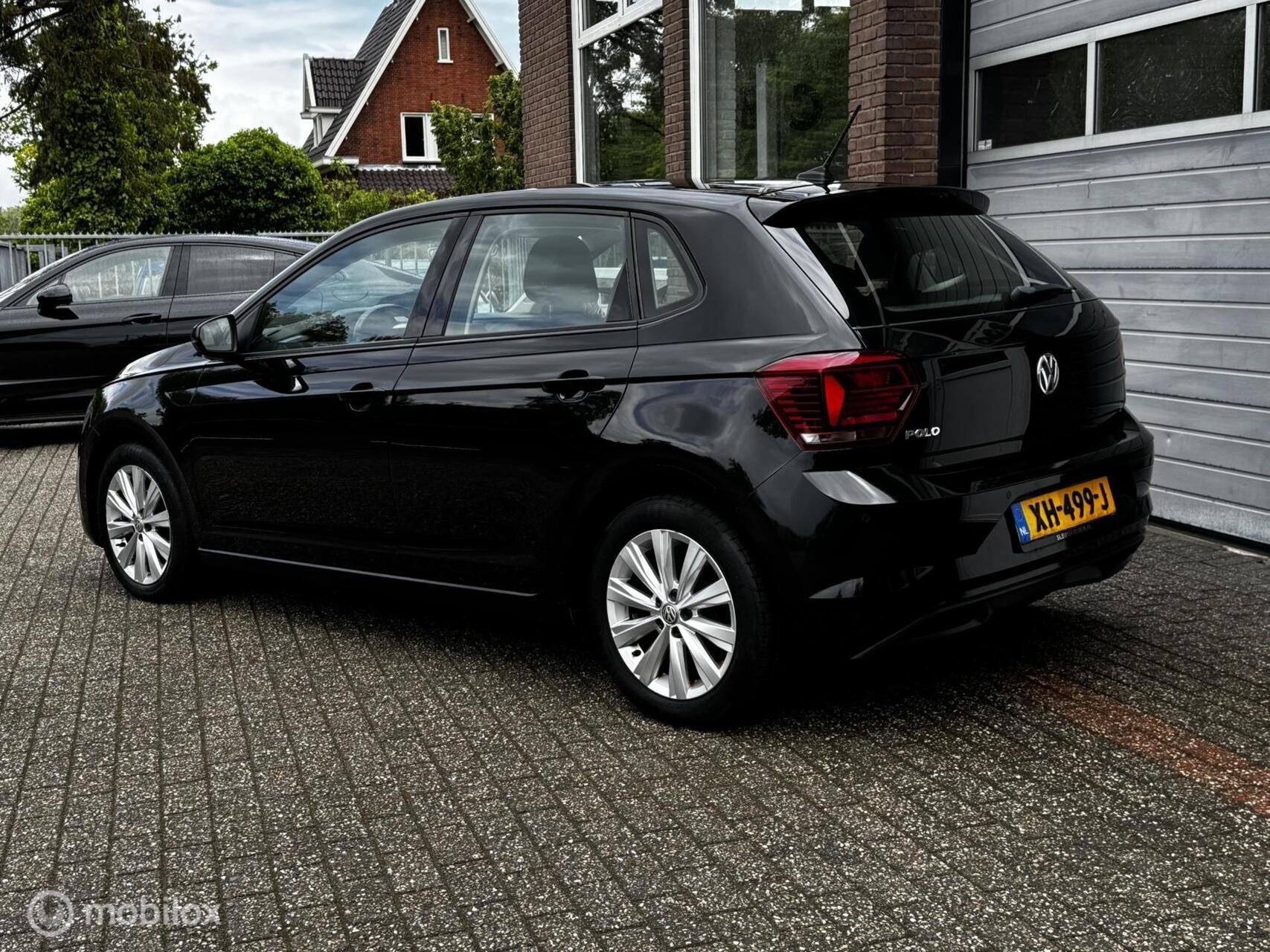 Volkswagen Polo 1.0 TSI NAVI/ECC-AIRCO/MF-STUUR/PDC, Auto's, Voorwielaandrijving, Euro 6, Zwart, Bedrijf