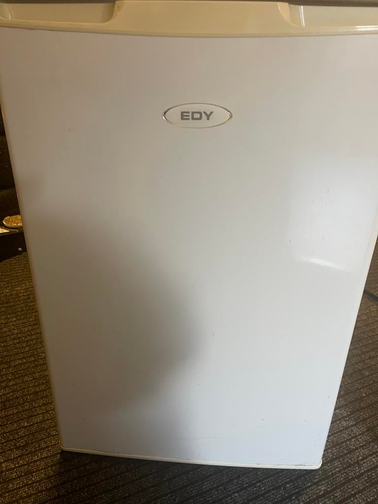Tafelmodel Koelkast Edy - Compact en Efficiënt, Minder dan 75 liter, 45 tot 60 cm, Ophalen, 85 tot 120 cm