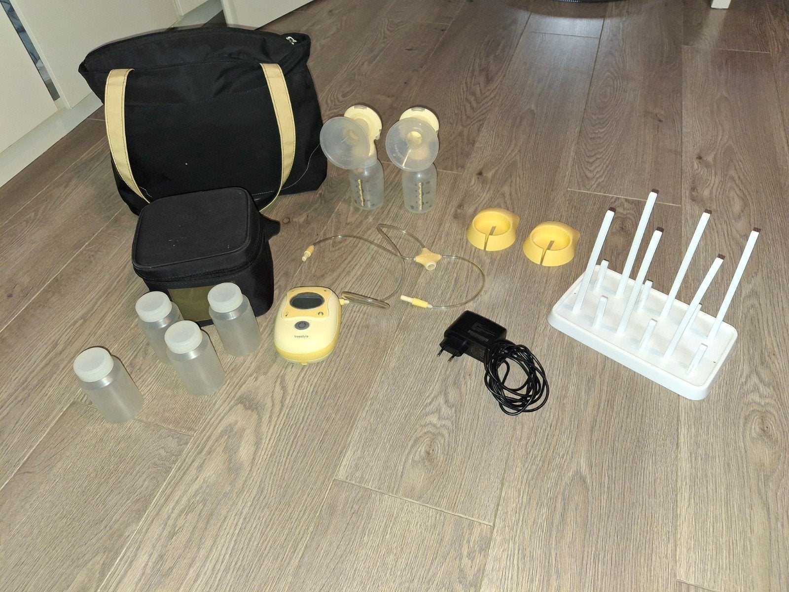 Medela Freestyle Dubbele Elektrische Borstkolf+Accessoires, Ophalen, Gebruikt, Medela, Borstkolf
