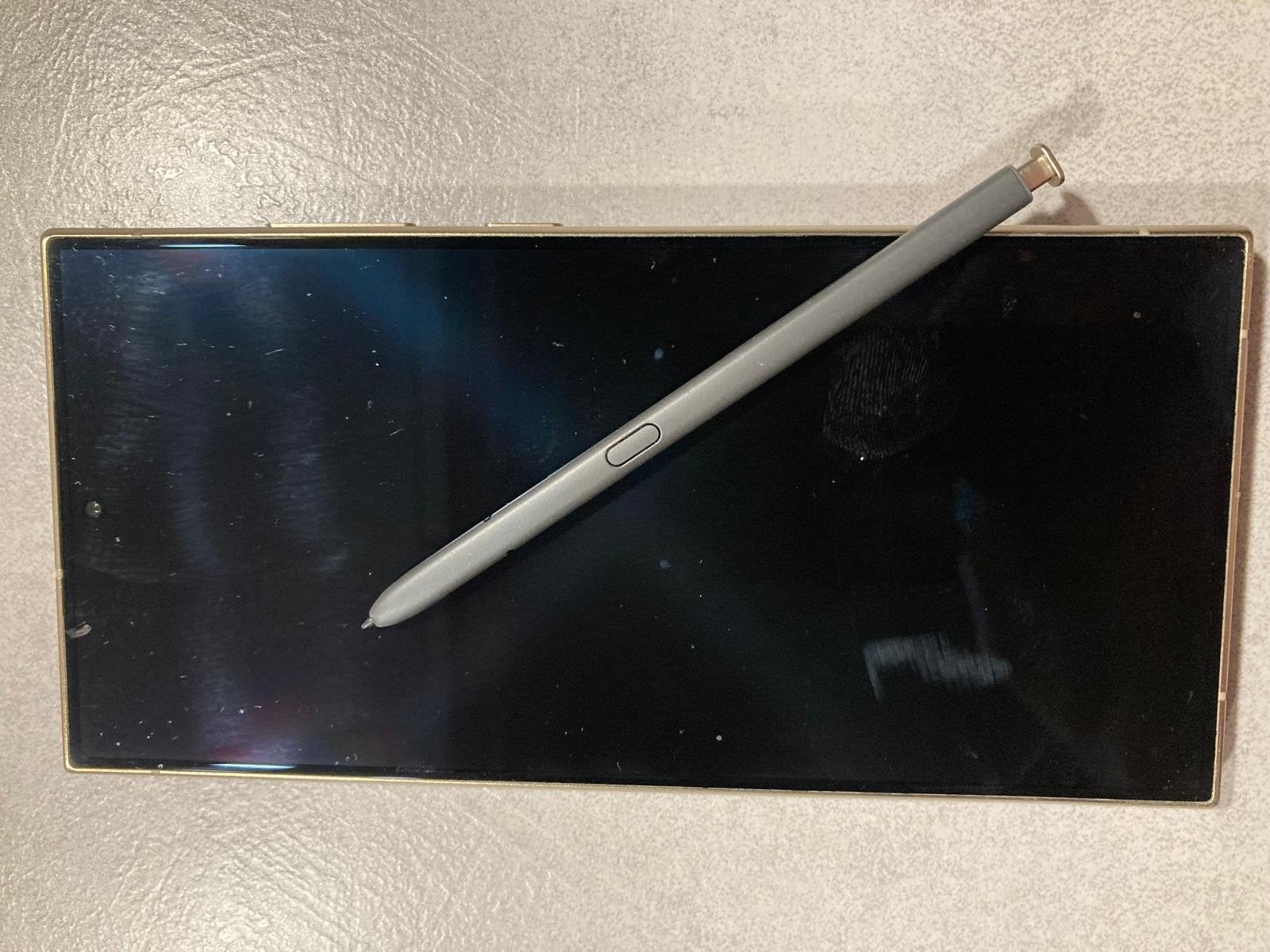 Foto 4 van Samsung Galaxy S24 Ultra 256GB Geel - Zo goed als nieuw