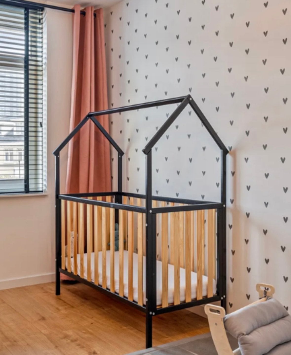Ledikant huis zwart naturel - Van Asten Babysuperstore, Ophalen, Nieuw, Ledikant
