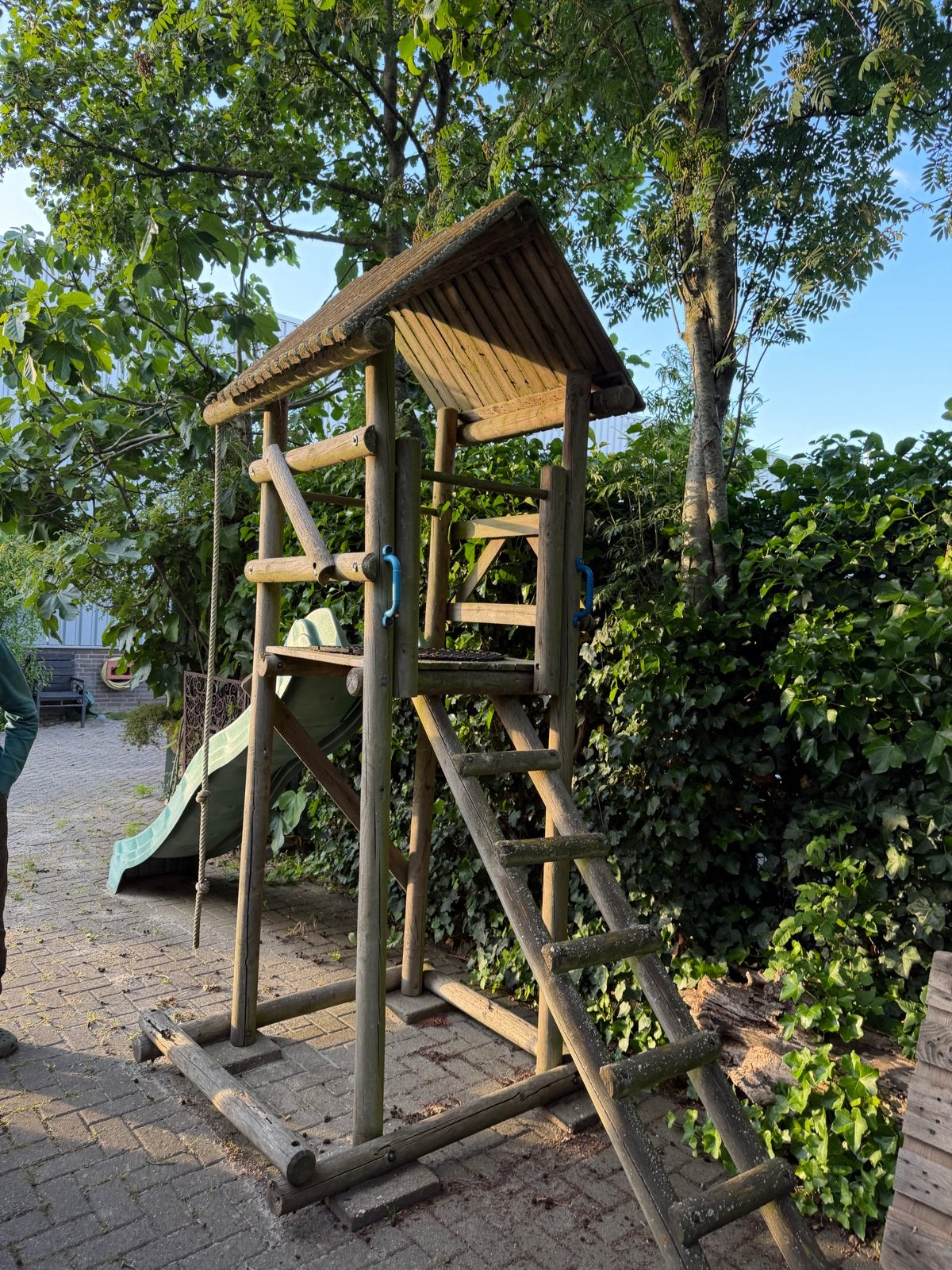 Houten speeltoestel met glijbaan en klimtouw, Ophalen, Gebruikt, Glijbaan