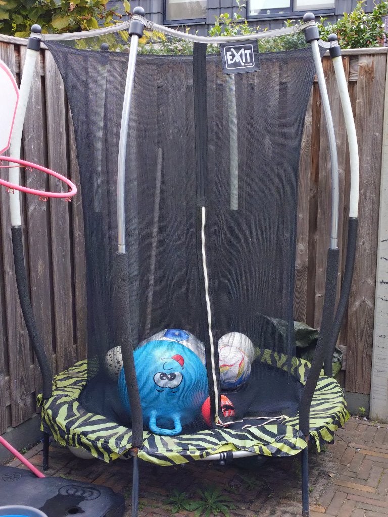 Trampoline en basketbalpaal, gratis af te halen, Ophalen, Gebruikt