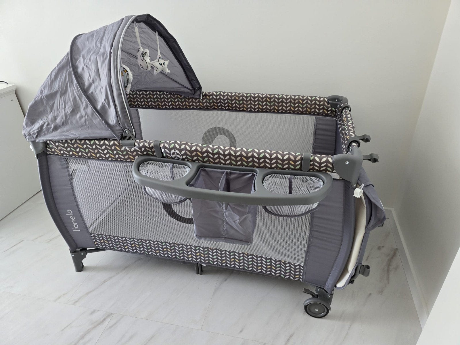Lionelo Sven Plus Reisbedje met matras en accessoires, Kinderen en Baby's, Ophalen, Zo goed als nieuw, Reisbedje