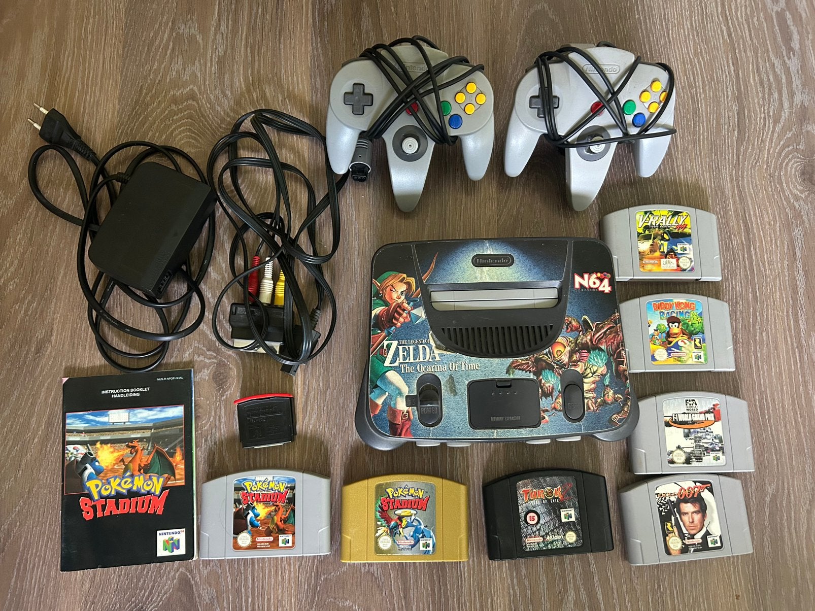 Nintendo 64 – 2 controllers + 7 spellen, Ophalen of Verzenden, Zo goed als nieuw, Met 2 controllers, Met games