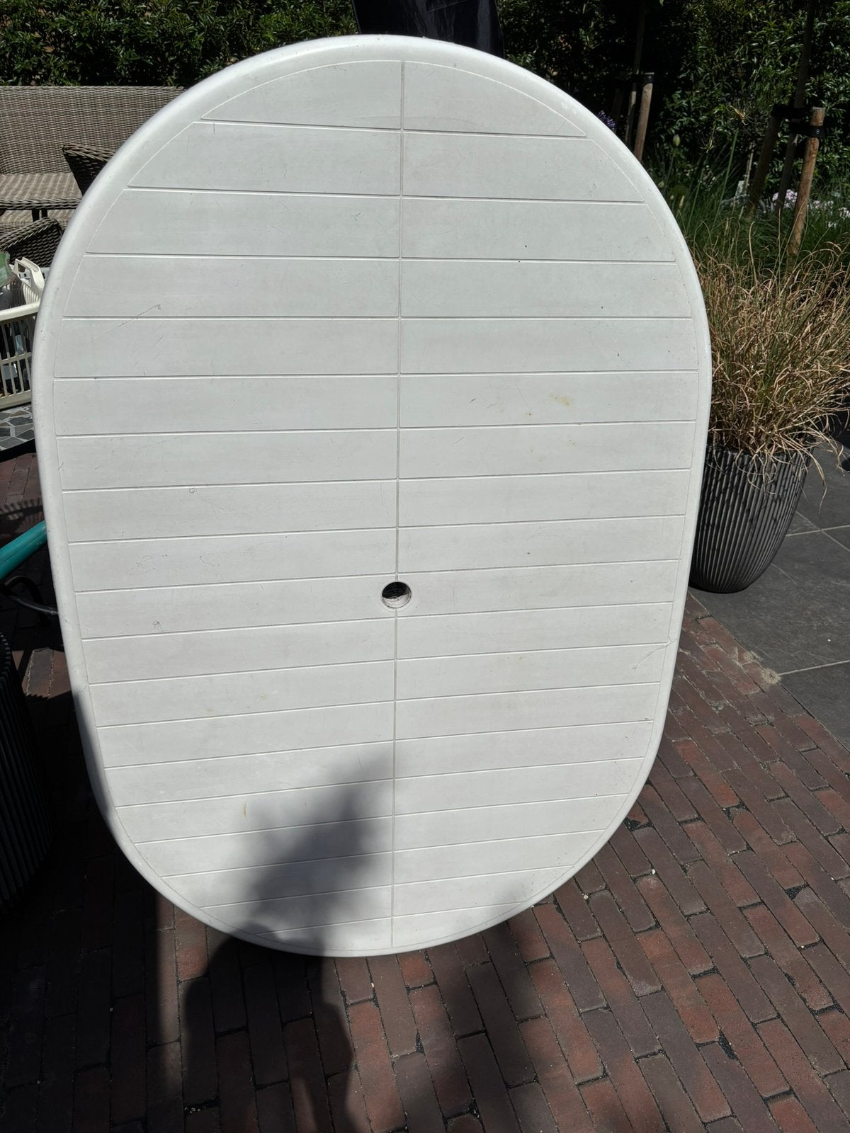 Witte ovale tuintafel van kunststof Hartman., Ophalen, Gebruikt, Kunststof