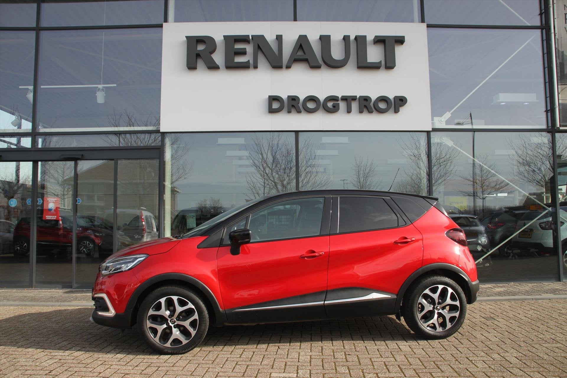 Renault Captur 90PK-INTENS-94DKM-NAVI-CLIMA-CAMERA-TREKH-, Auto's, Voorwielaandrijving, 898 cc, Stof, Gebruikt