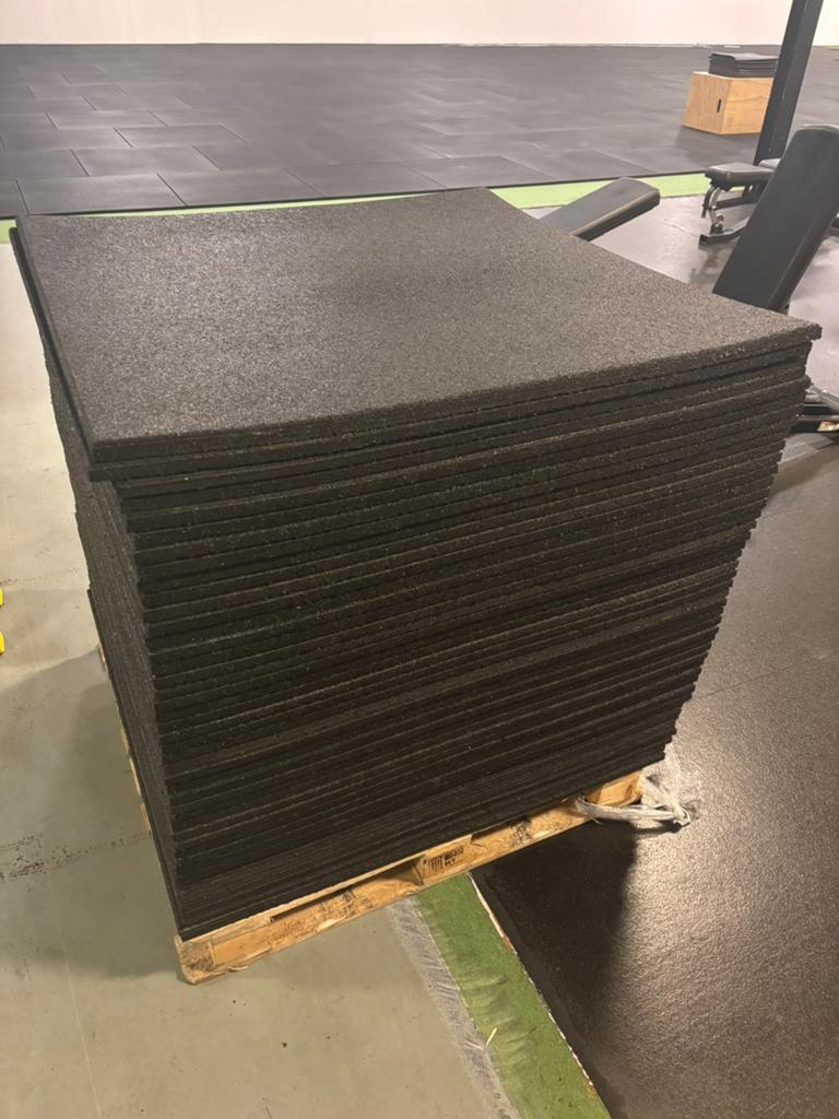 Hoogwaardige rubber tegels - 130 m2 beschikbaar, Ophalen, Idk, Idk, Overige typen