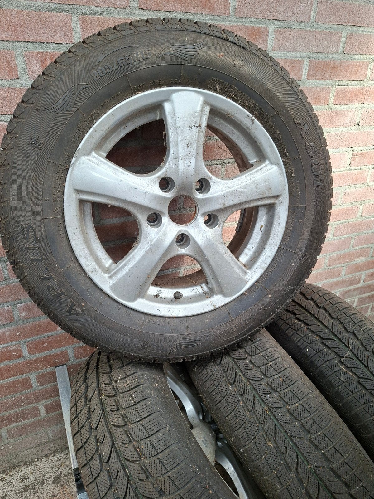 Winterbanden met velgen 205/65R15, Ophalen, Gebruikt