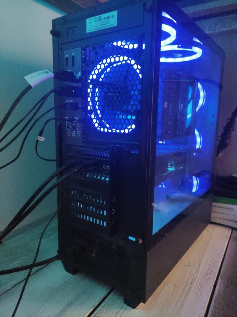 Gaming pc rx7900xt, 9800x3d, Ophalen of Verzenden, Zo goed als nieuw, Gaming, SSD
