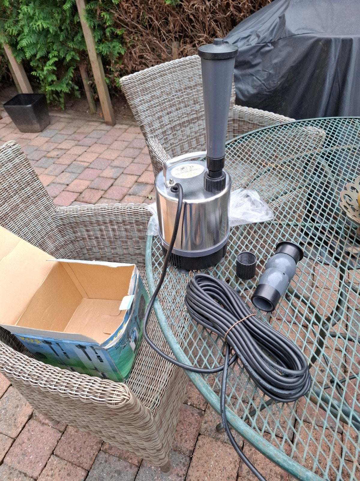 Dompelpomp voor regenton of vijver - Zo goed als nieuw, Tuin en Terras, Ophalen of Verzenden, Zo goed als nieuw, Elektrisch, Dompelpomp