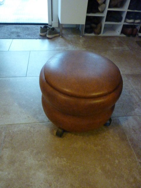 Retro poef naaidoos op pootjes met inleg, Ophalen, Minder dan 50 cm, Gebruikt, 125 cm of meer