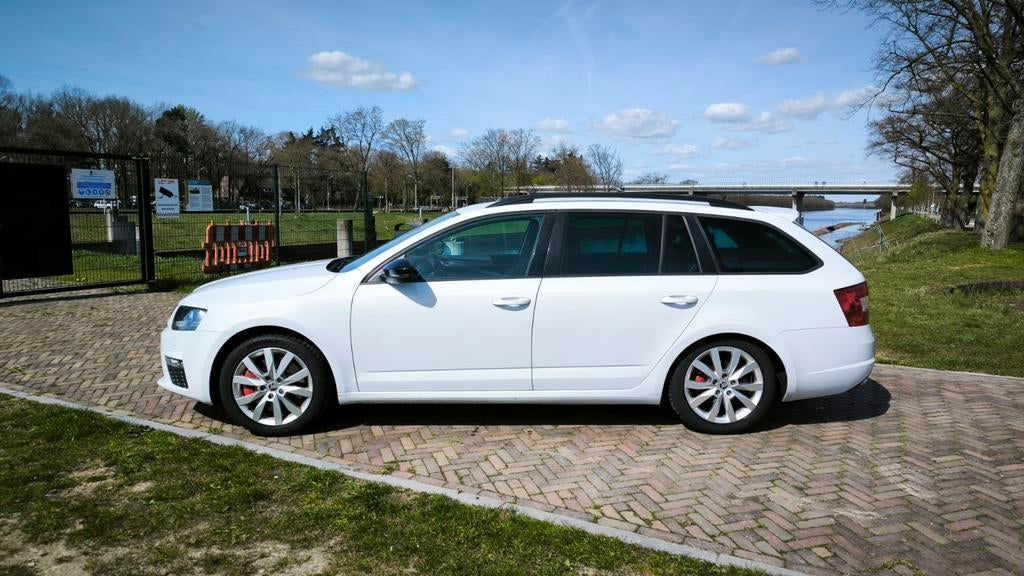 Skoda Octavia VRS 2.0 TDI 135KW Station 2014 Wit, Auto's, Zwart, 4 cilinders, Stationwagon, Particulier