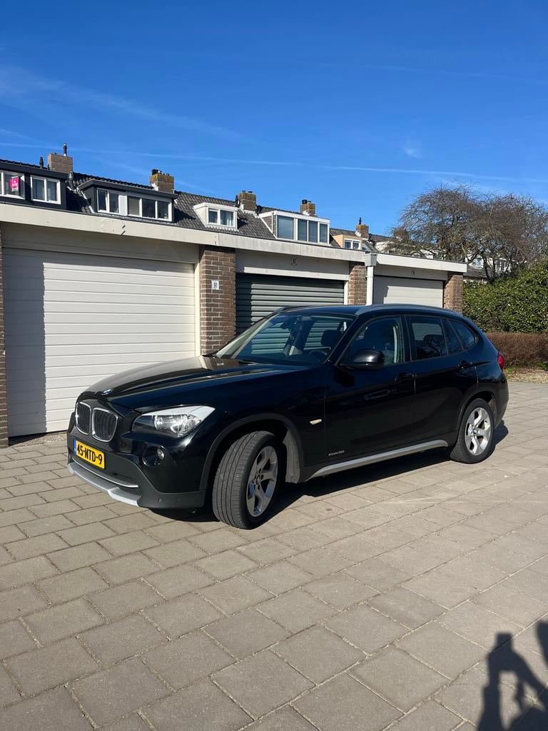 BMW X1 2.0 Sdrive 18I 2010 Zwart, X1, 1995 cc, Zwart, 4 cilinders
