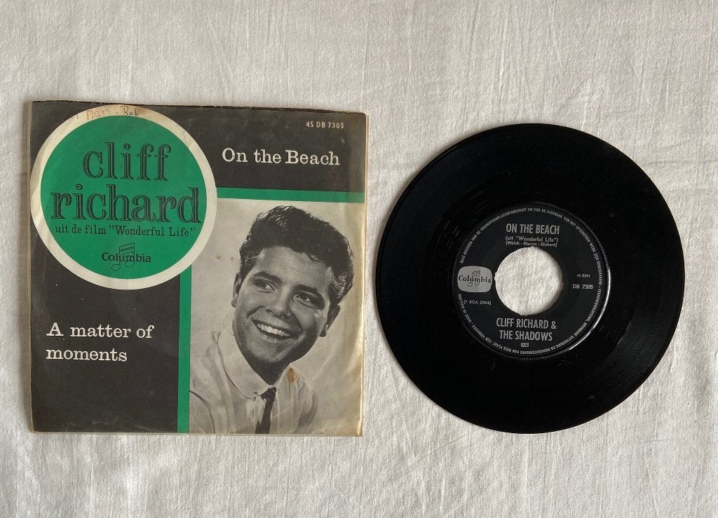 cliff Richard. -  on the beach, Cd's en Dvd's, Gebruikt, 7 inch, Ophalen of Verzenden, EP