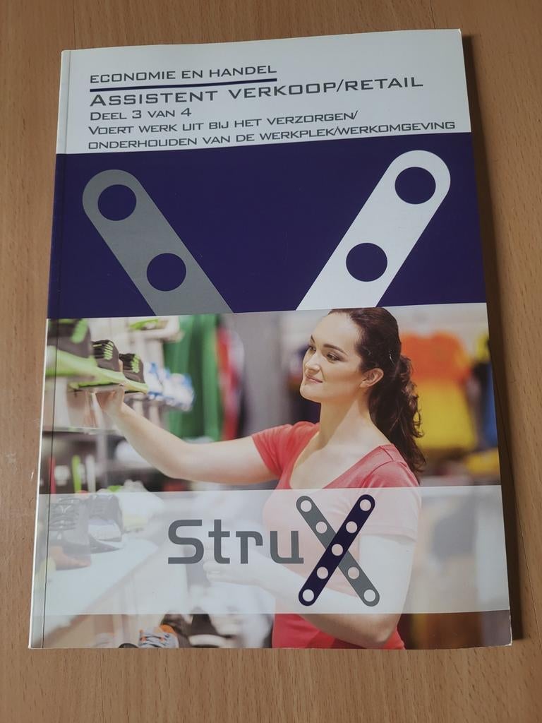 Strux economie en handel Assistent verkoop/retail deel 3, Ophalen of Verzenden, Gelezen, Niet van toepassing