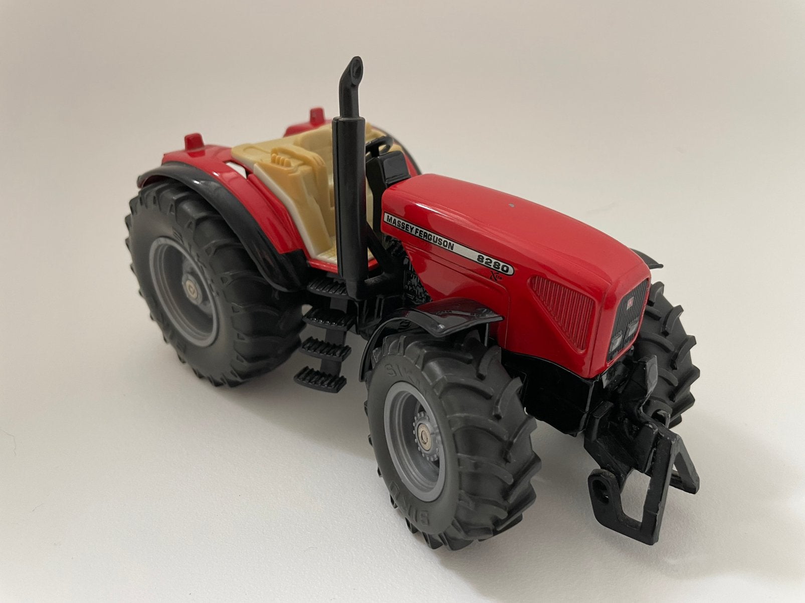 Model Massey Ferguson MF 8280 Xtra, rood fronthef Siku, 1/32, Hobby en Vrije tijd, Ophalen of Verzenden, Gebruikt, Tractor of Landbouw