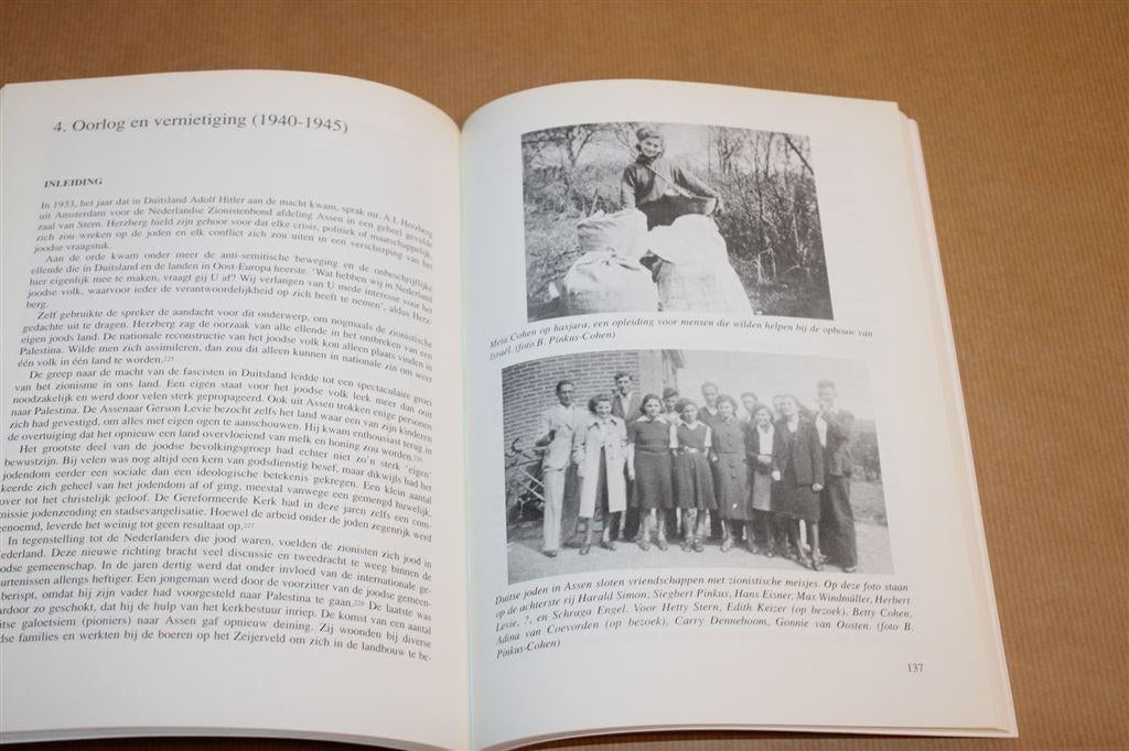 De Joodse Gemeente Assen — Geschiedenis [1740-1976], Boeken, Geschiedenis | Stad en Regio, Ophalen of Verzenden, Gelezen