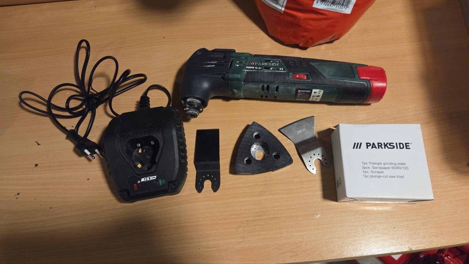 Parkside 12V Multitool met accessoires en oplader, Ophalen of Verzenden, Zo goed als nieuw, Multitool, Parkside