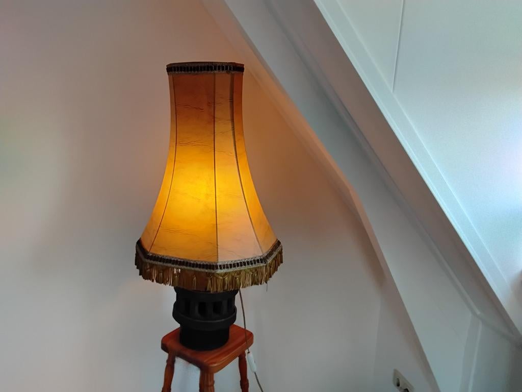 Vintage vloerlamp met franjes en houten voet, Ophalen