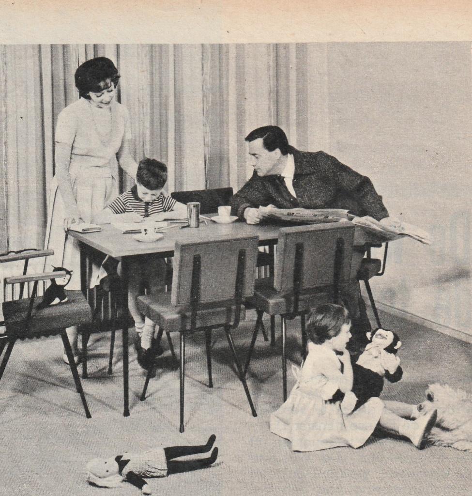 Retro reclame 1962 Brabantia meubels gezin aan tafel, Verzenden, Overige typen