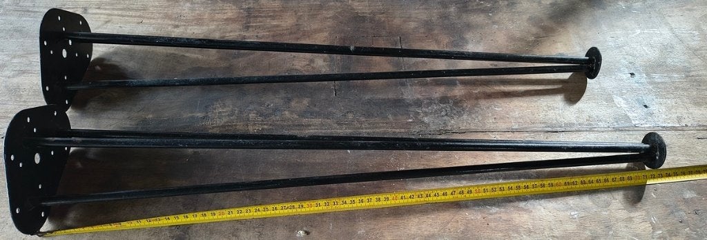 Twee zwarte metalen tafelpoten., Tafelpoot, Minder dan 50 cm, 50 tot 100 cm, Ophalen of Verzenden