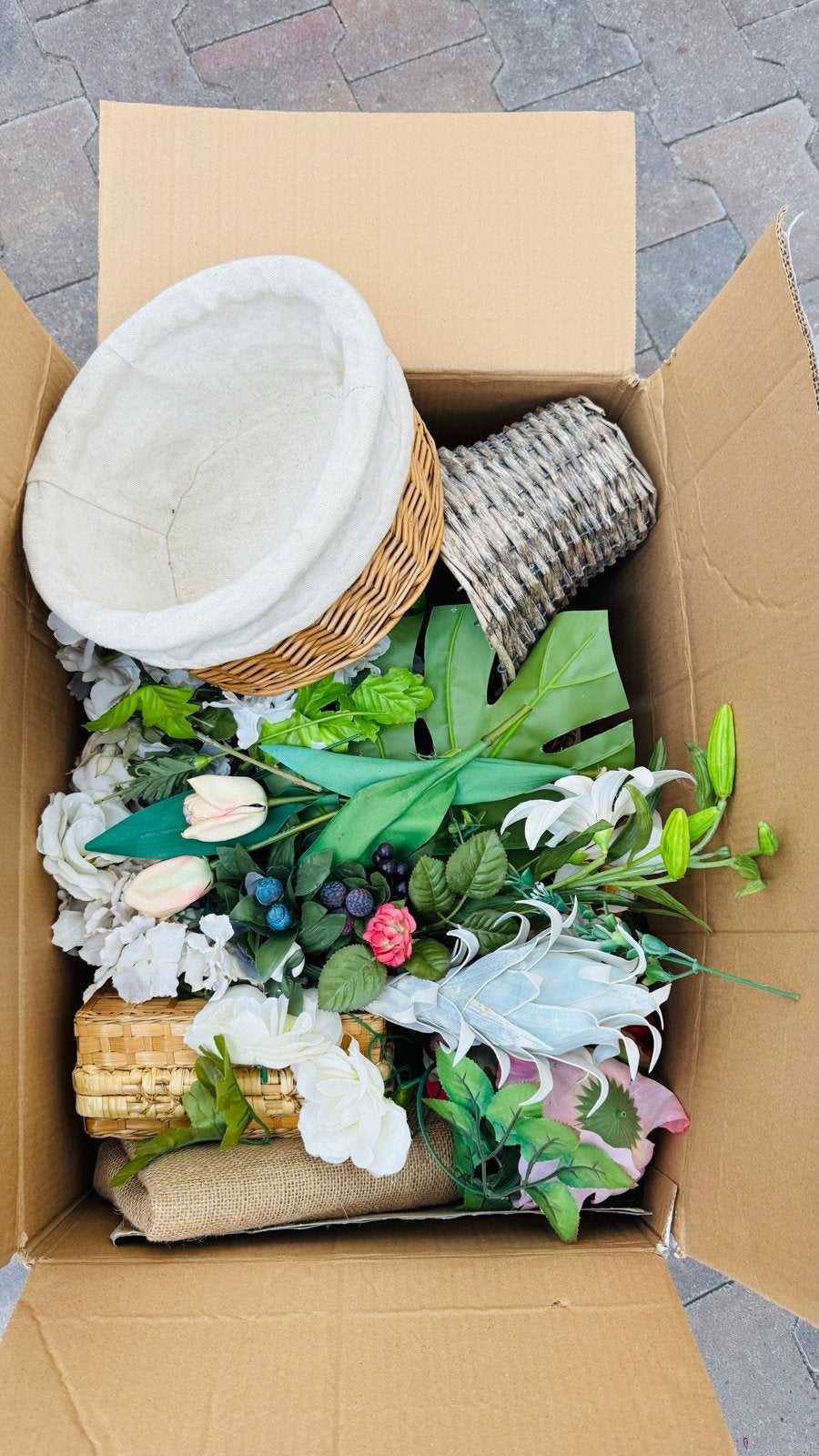 Rommelmarkt spullen riet en kunstbloemen en meer, Diversen, Ophalen of Verzenden