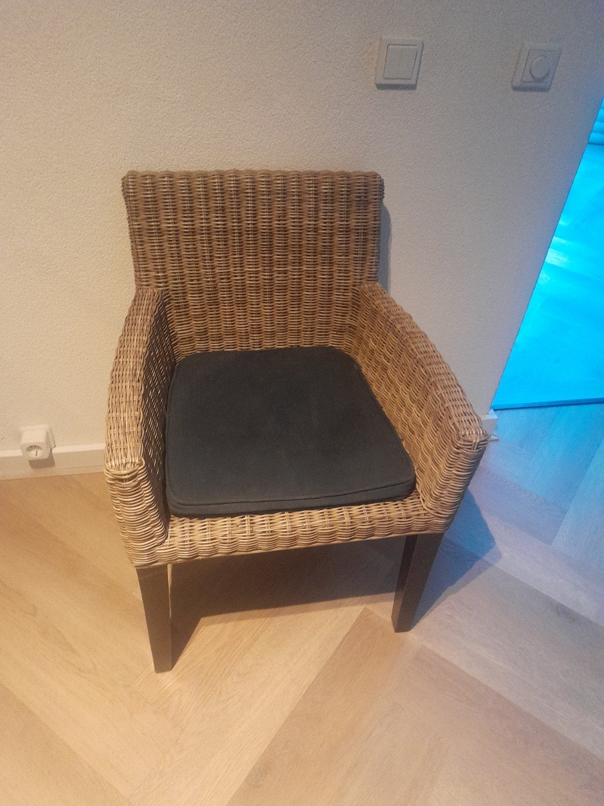 Riviera Maison rattan stoel oude collectie, Huis en Inrichting, Ophalen, Gebruikt, Bruin, Eén